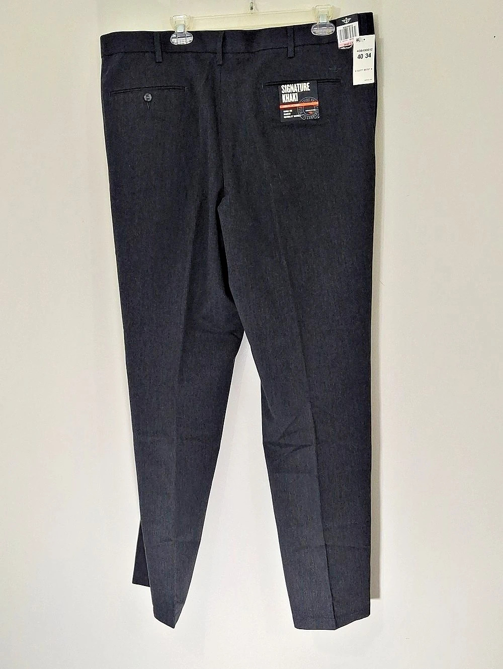Dockers Signature Khaki Classic Fit D3 Classic Fit Dress Pants in Gray Waist 40 - Picture 2 of 11